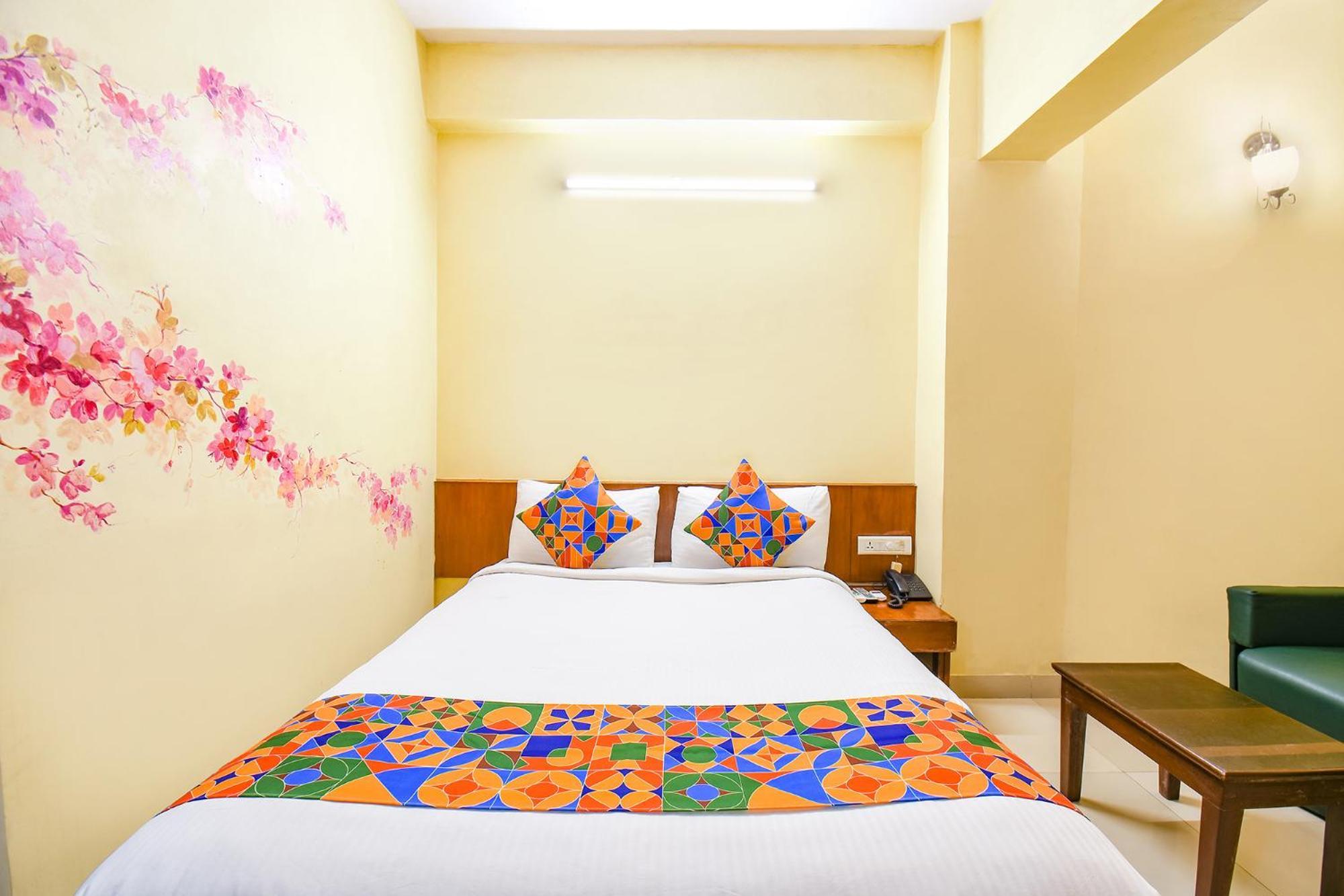 Fabhotel Prime Yash Residency - Nr Lonavala Railway Station Экстерьер фото