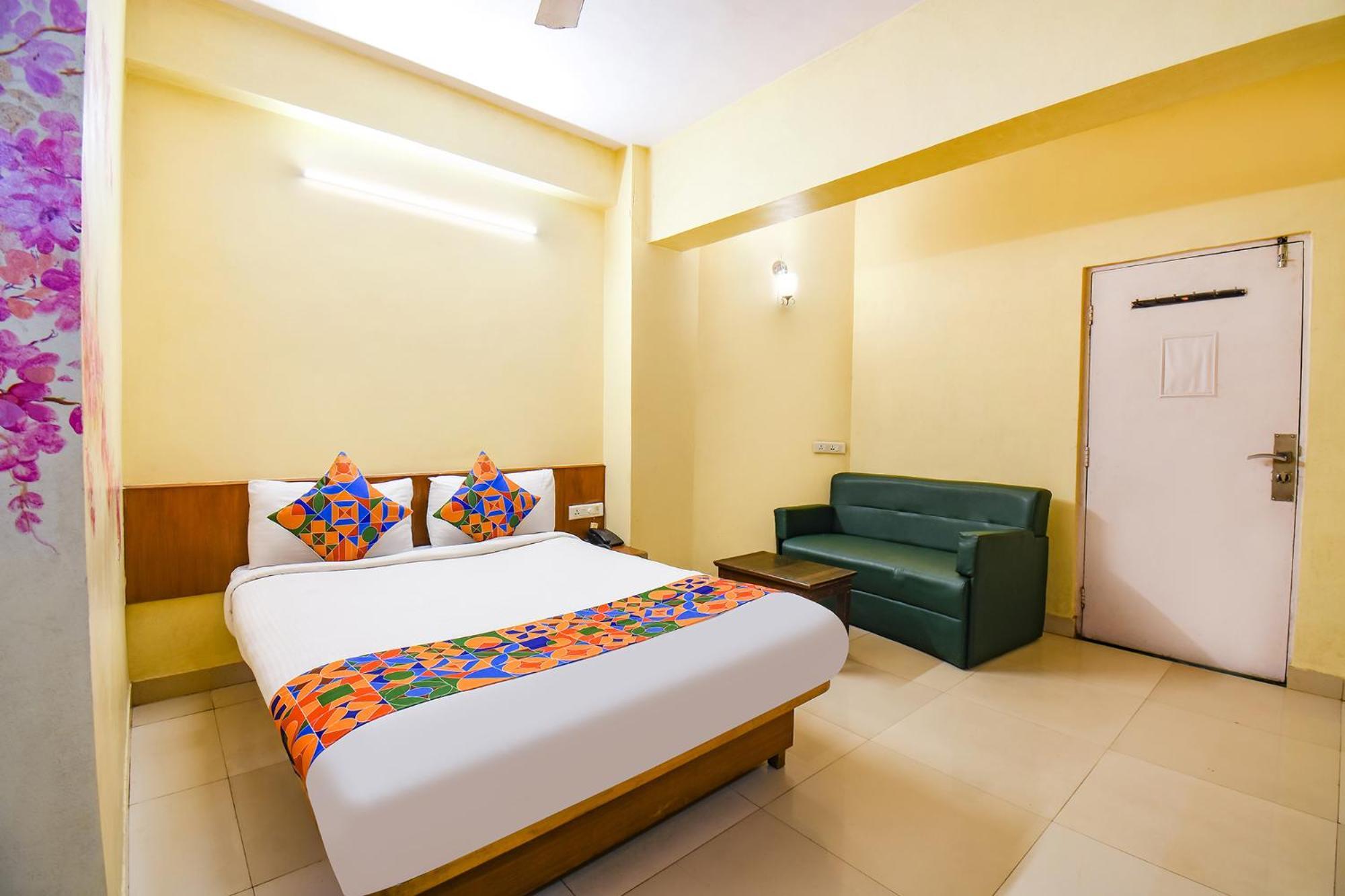 Fabhotel Prime Yash Residency - Nr Lonavala Railway Station Экстерьер фото